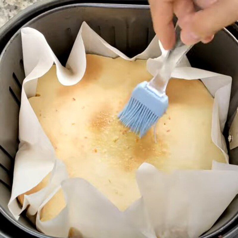 Step 3 Bake the whole cassava cake using an air fryer
