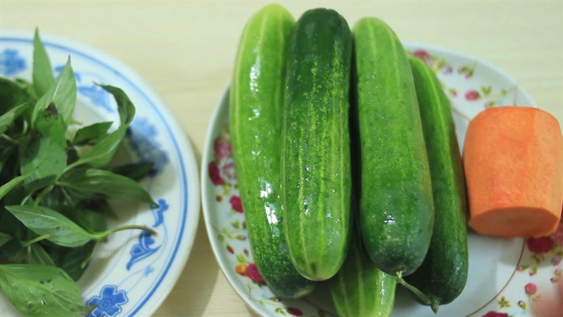 Ingredients for 3 ways to make cucumber and carrot salad