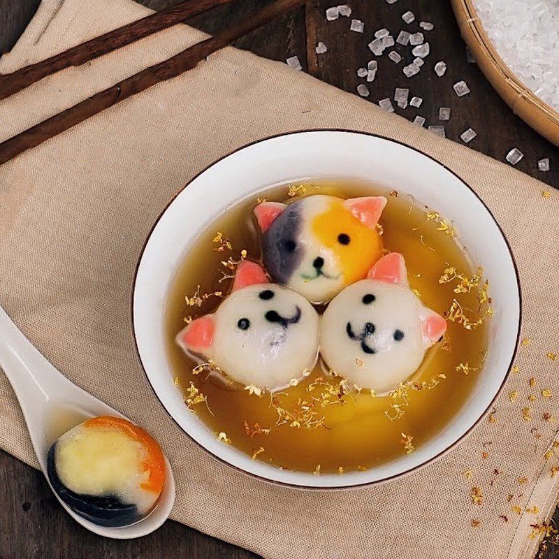Step 8 Final product of sweet sticky rice balls shaped like a cat