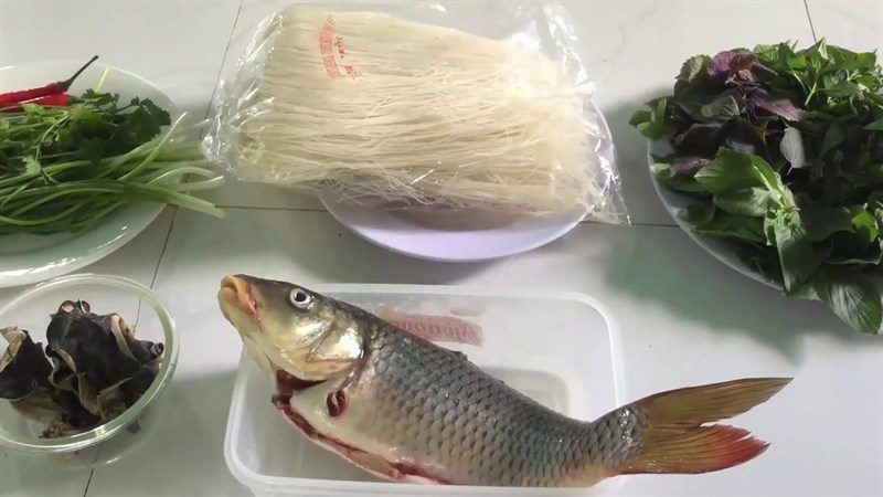 Ingredients for steamed carp with vermicelli