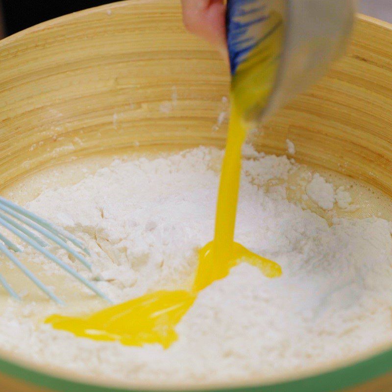 Step 2 Mix the cake batter Grilled Coconut Rice Cake using a Multi-Cooker