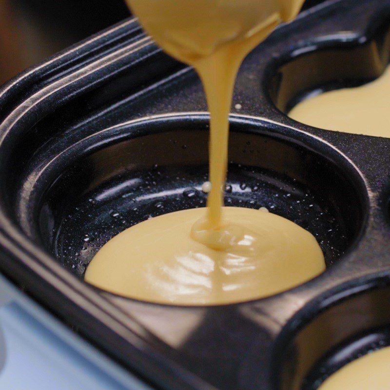 Step 3 Bake the coconut milk cake using a multifunctional electric hot pot