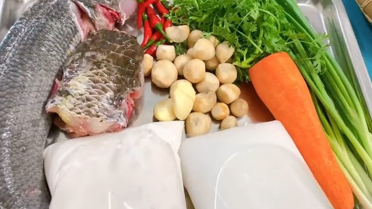 Ingredients for the dish of snakehead fish noodle soup with coconut milk