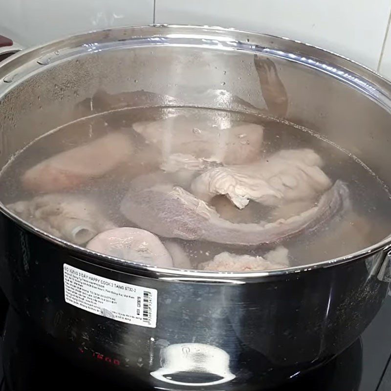 Step 4 Boil the pig's intestines Cái Tắc Porridge