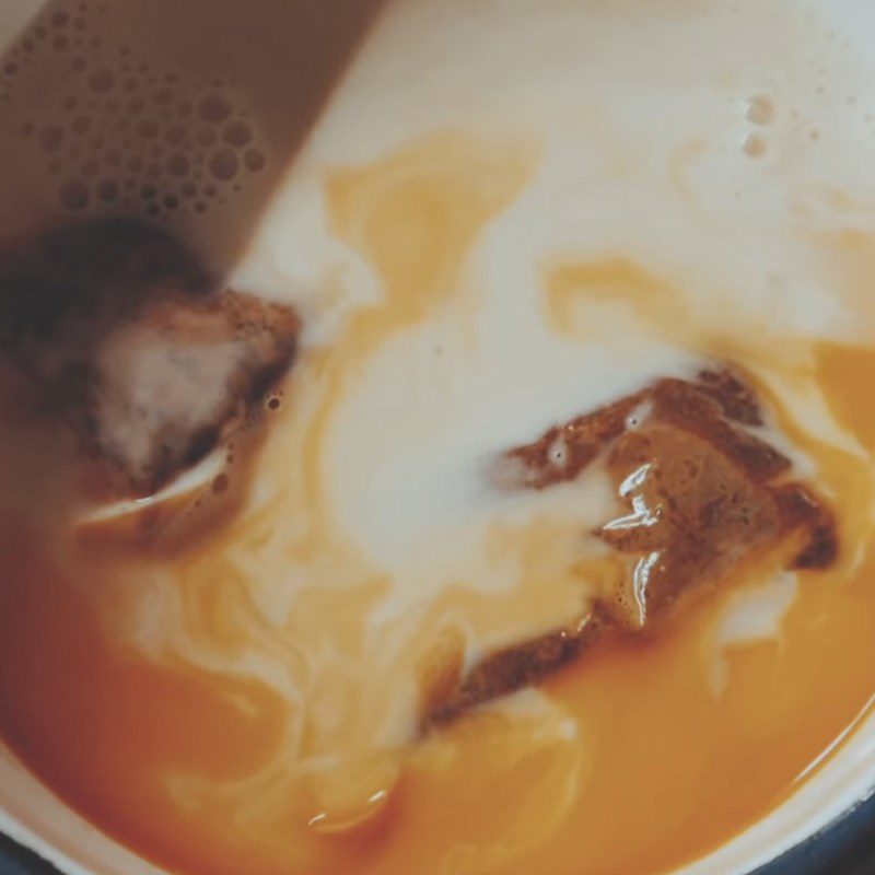 Step 3 Making Thai milk tea flan