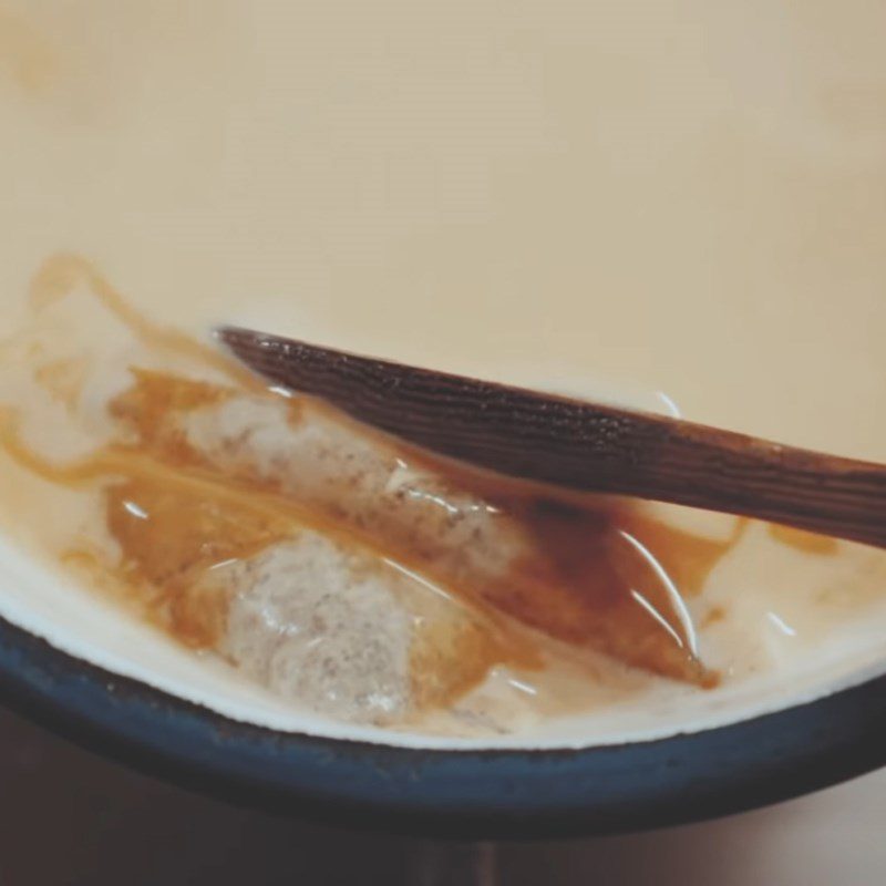 Step 3 Making Thai milk tea flan