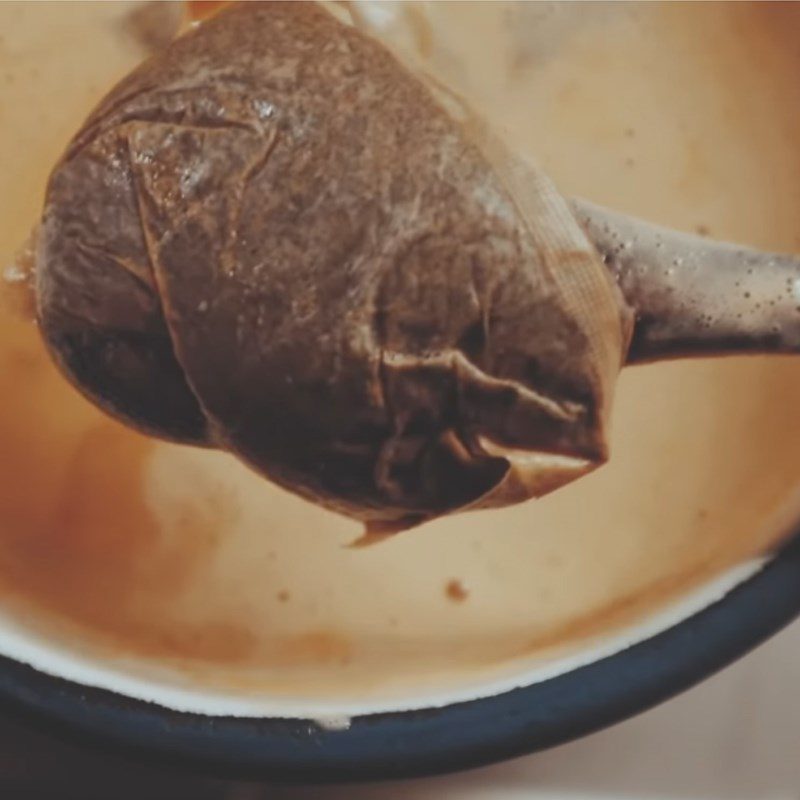 Step 3 Making Thai milk tea flan