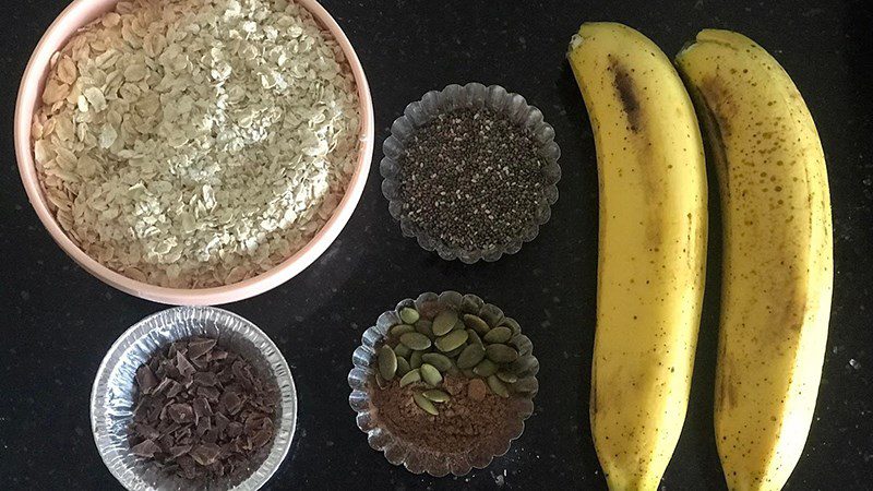 Ingredients for oatmeal banana cookie