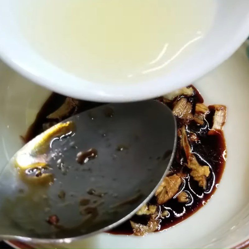 Step 5 Making mixed fish sauce for mixed rice paper