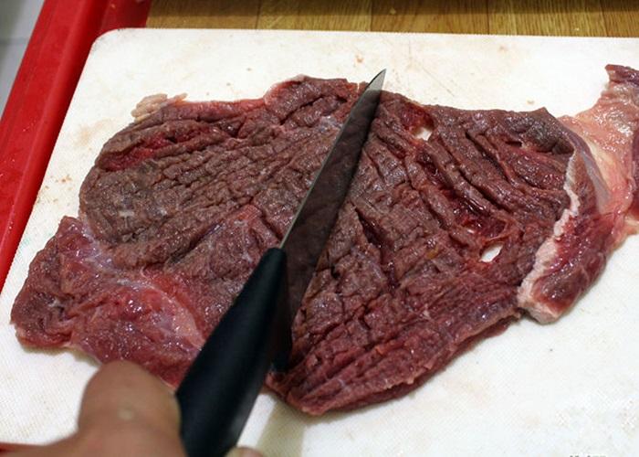 Step 1 Prepare ingredients for German-style beef rolls