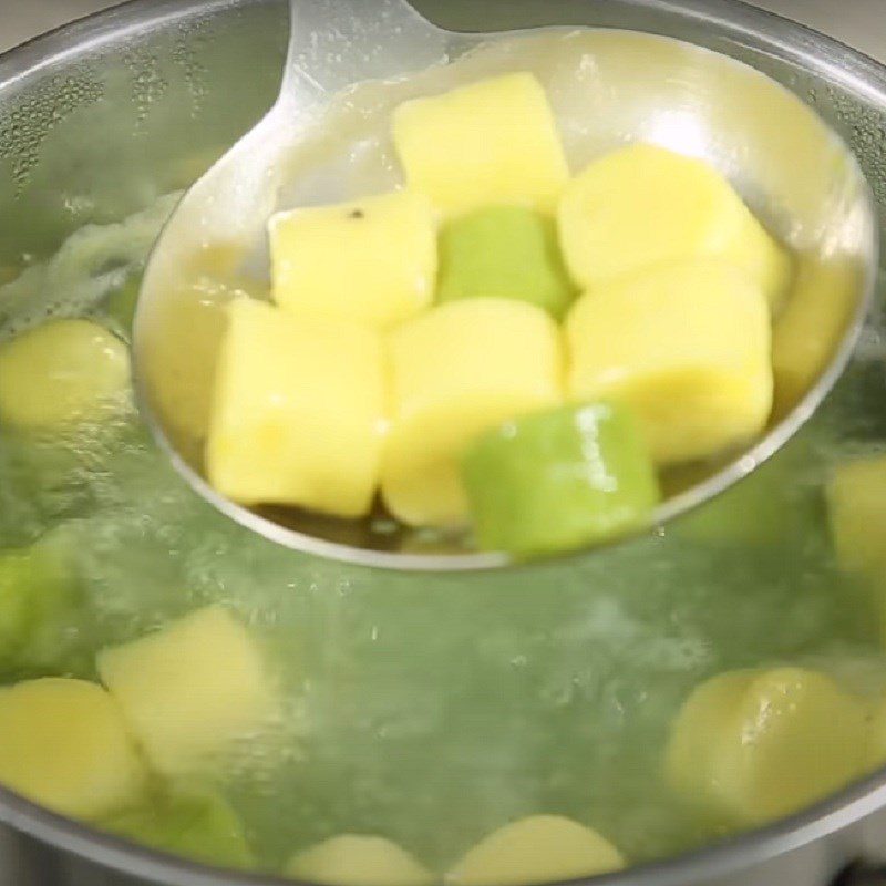 Step 2 Mixing and boiling the potato dough Green tea sticky potato dessert