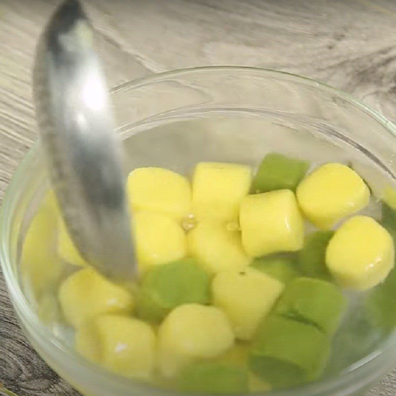Step 2 Mixing and boiling the potato dough Green tea sticky potato dessert