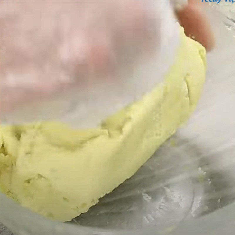 Step 2 Mixing and boiling the potato dough Green tea sticky potato dessert