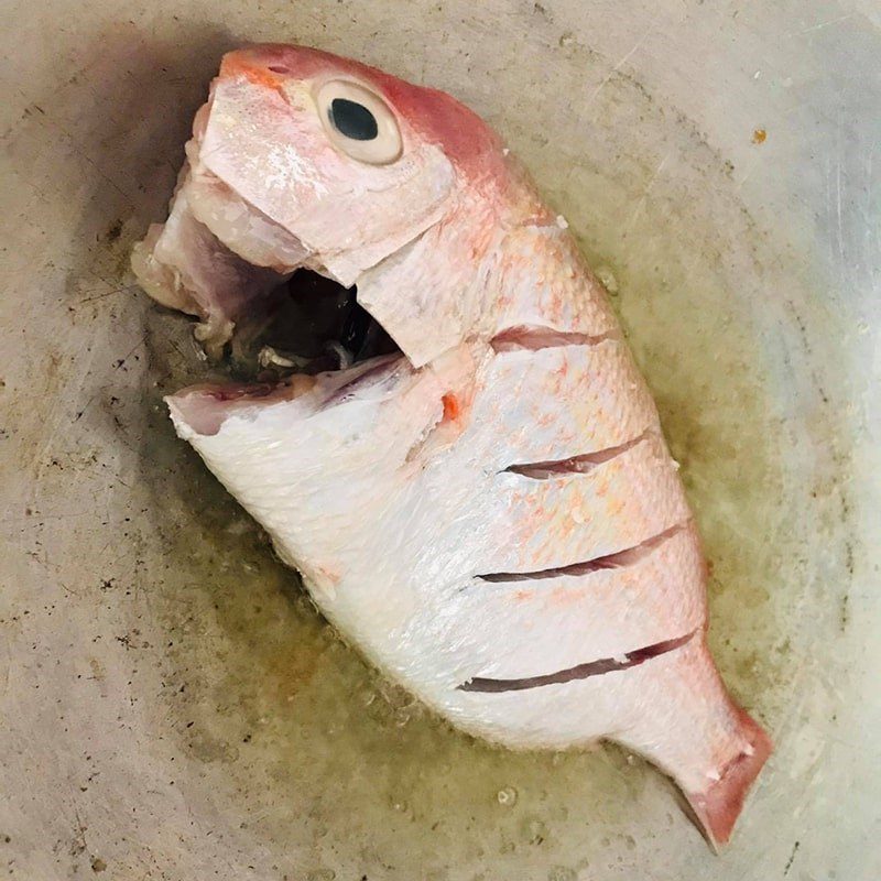 Step 2 Fry the fish Fried Sweet Fish with Mango Sauce