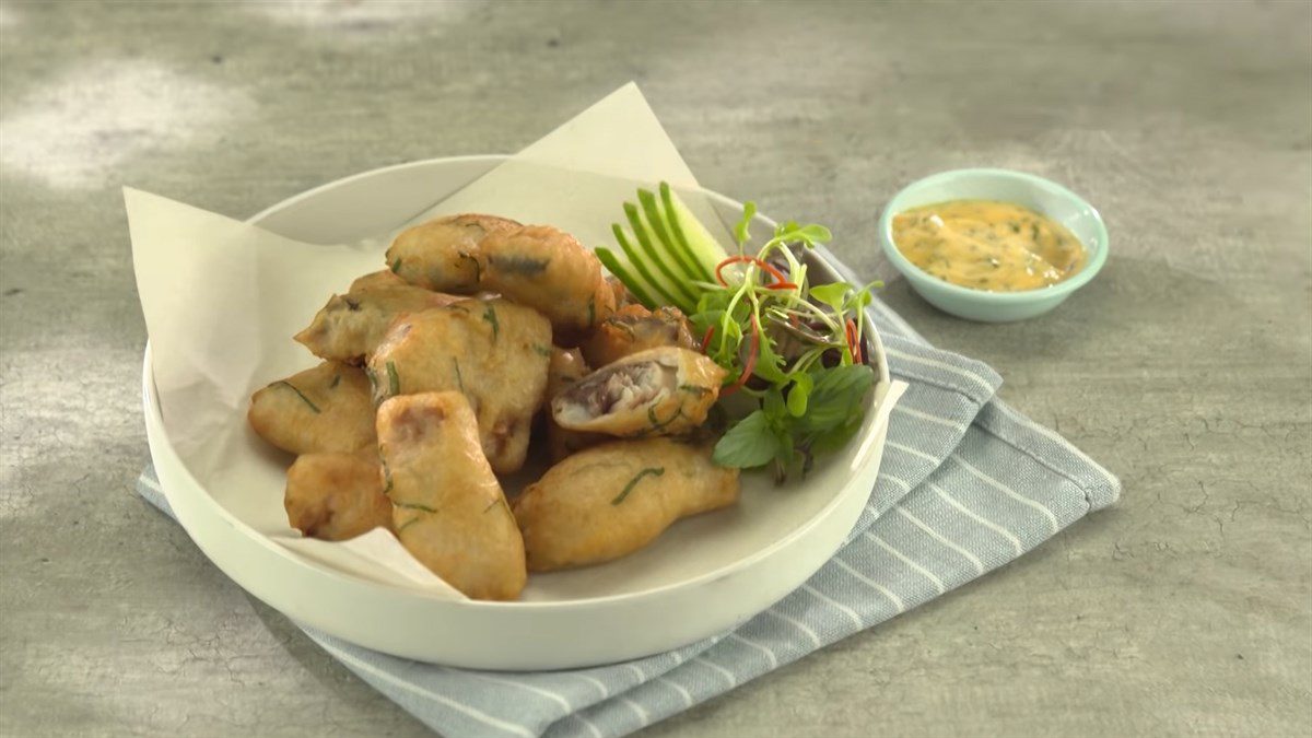 Crispy Pomelo Fish with Basil Leaves