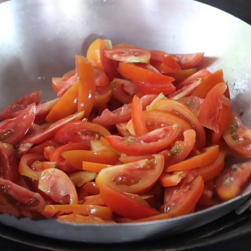 Step 4 Making tomato sauce Fried pomfret with tomato sauce