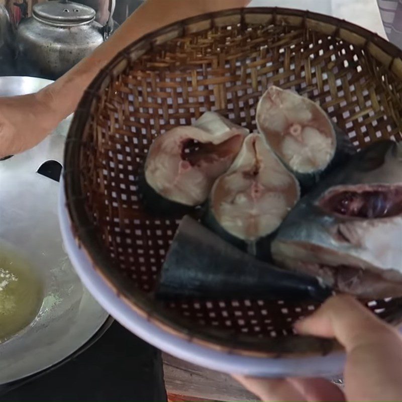 Step 1 Prepare the pomfret Fried Pomfret with Tomato Sauce