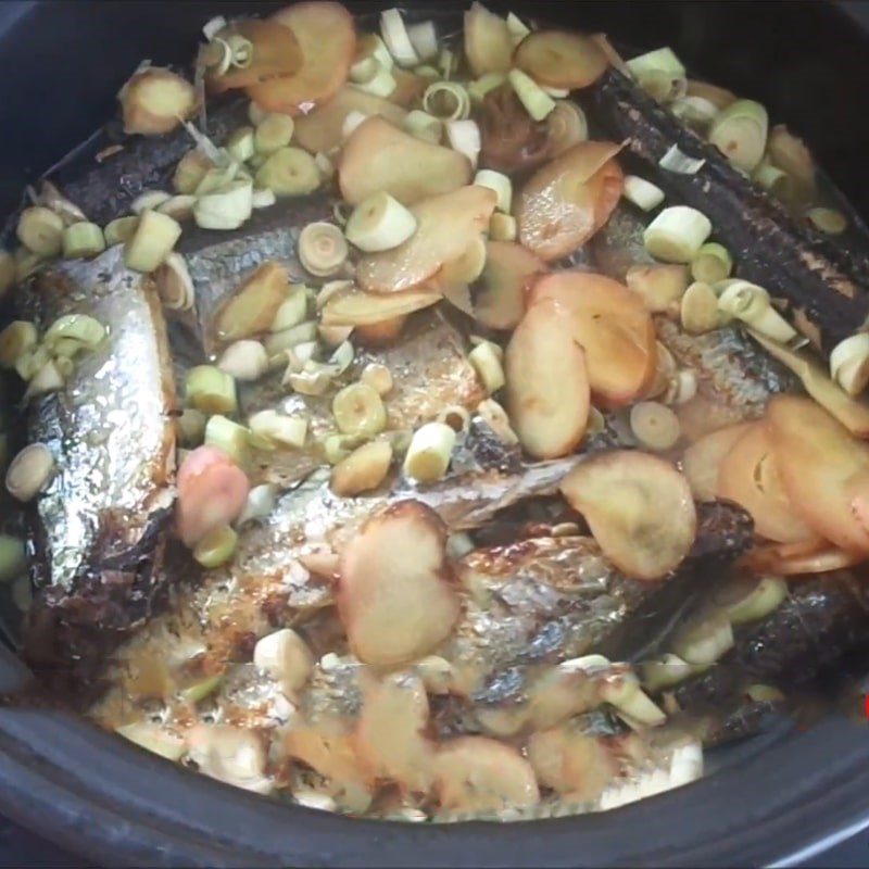 Step 4 Braise the fish Braised fish with galangal