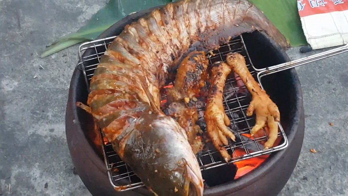 Grilled catfish with chili salt