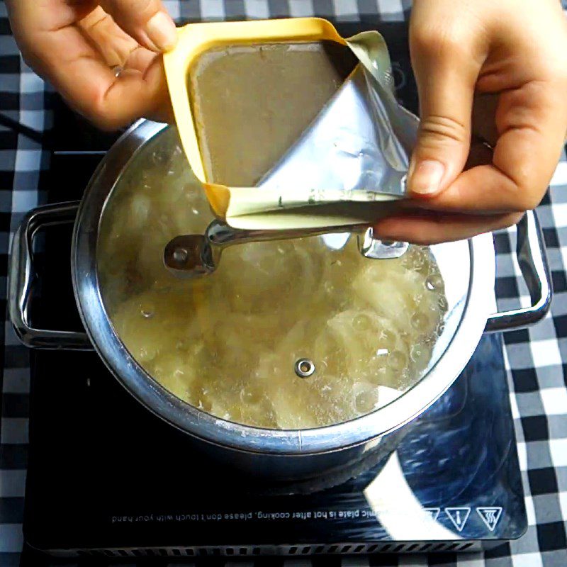 Step 4 Cook the curry Japanese beef curry