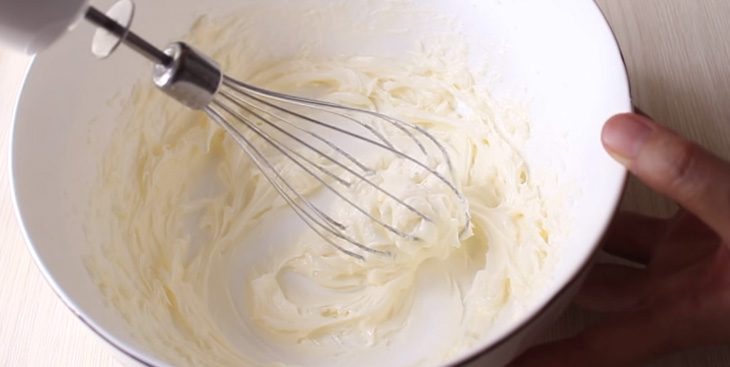 Step 1 Prepare the cookie dough for Cat's Tongue Cookies