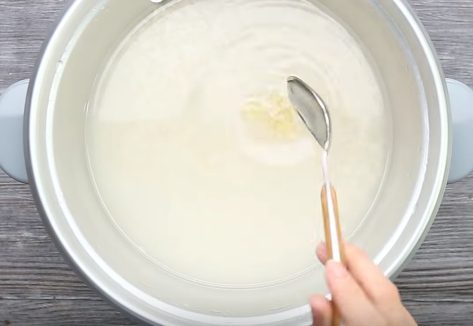 Step 1 Cook the rice for Crispy Rice with Quet Sauce