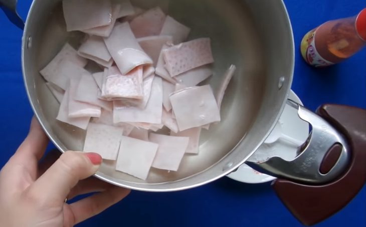 Step 1 Prepare the pork skin Fried Pork Skin with Garlic and Chili