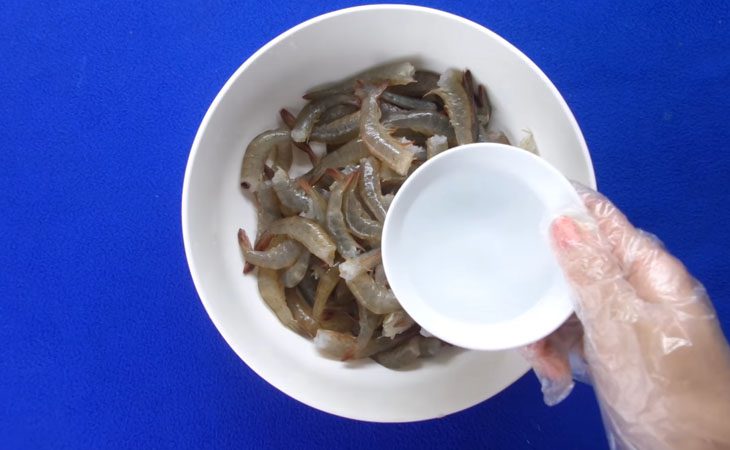 Step 3 Prepare and marinate fermented shrimp