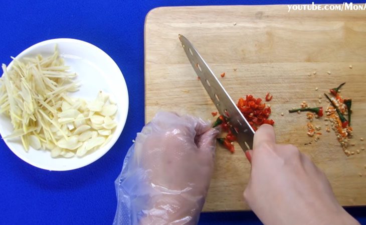 Step 2 Prepare other ingredients Sour Shrimp Paste with Papaya