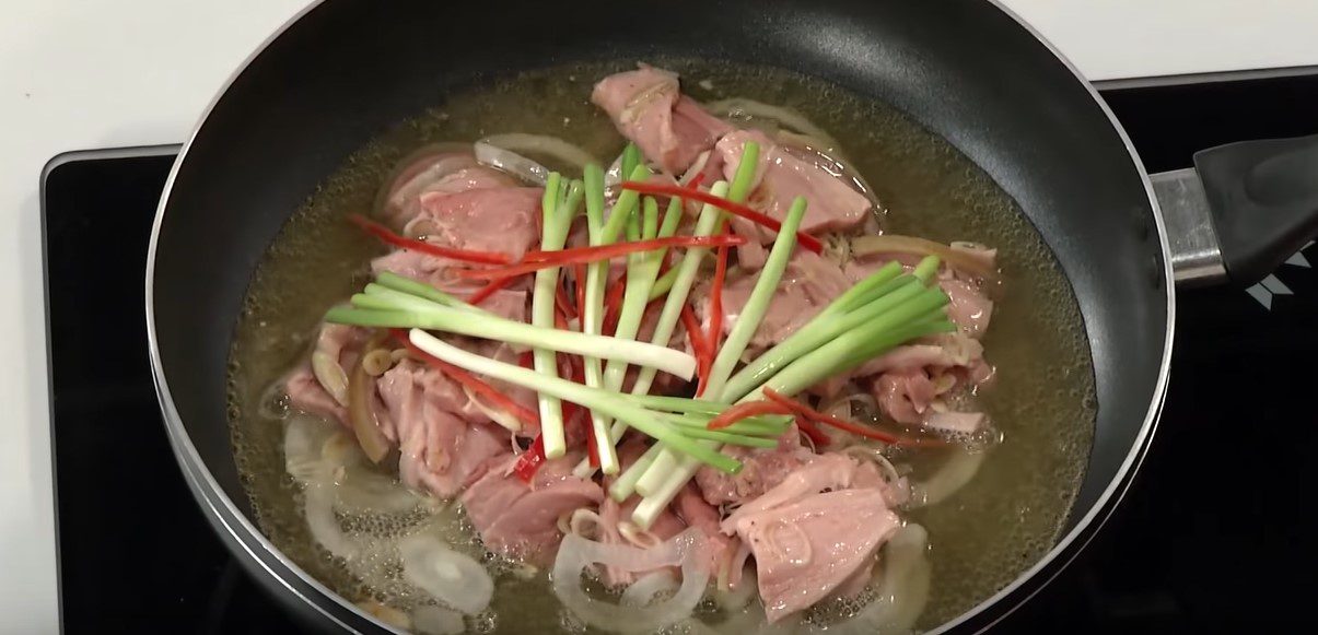 Step 2 Steaming the beef Beef steamed with beer