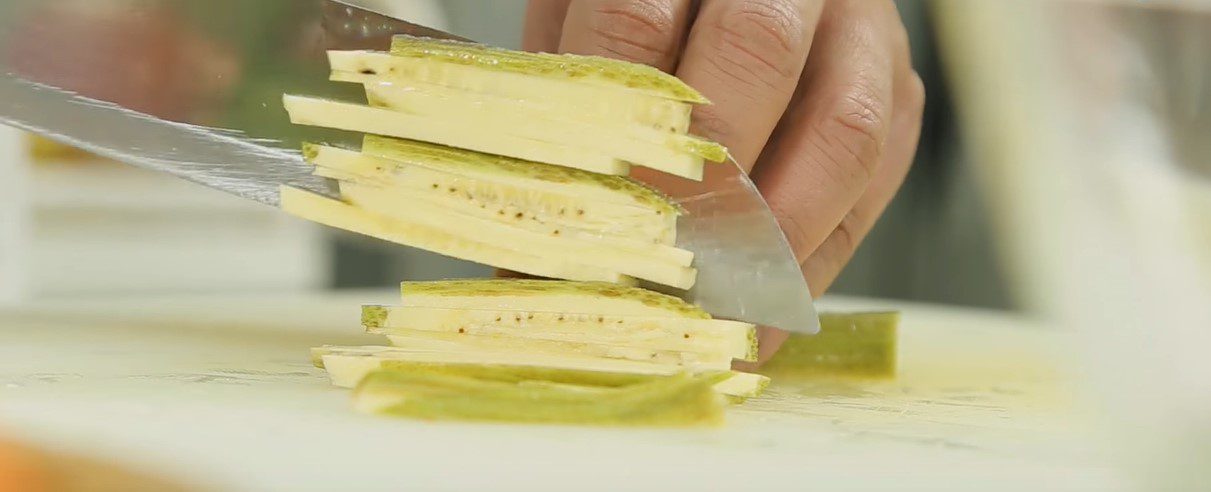 Step 1 Prepare the Ingredients for Lemongrass Steamed Veal