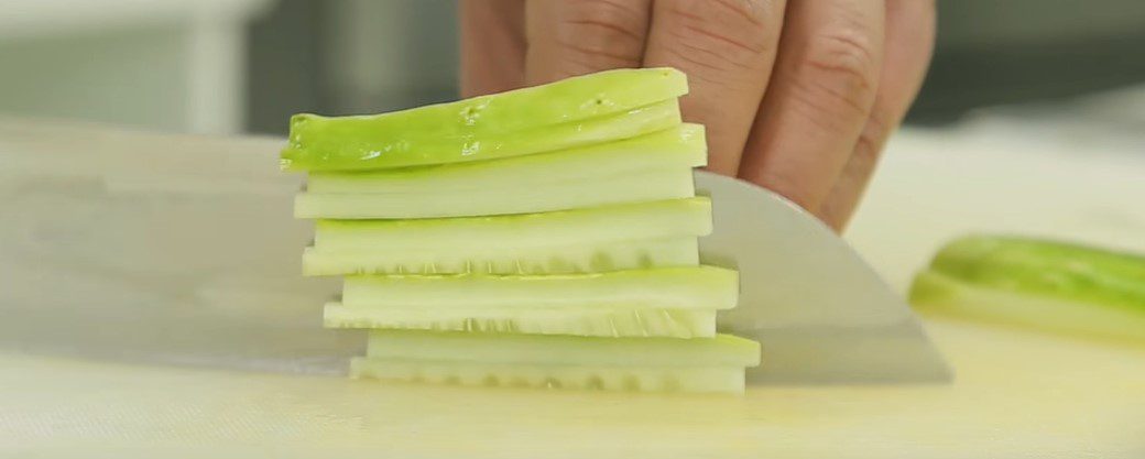 Step 1 Prepare the Ingredients for Lemongrass Steamed Veal