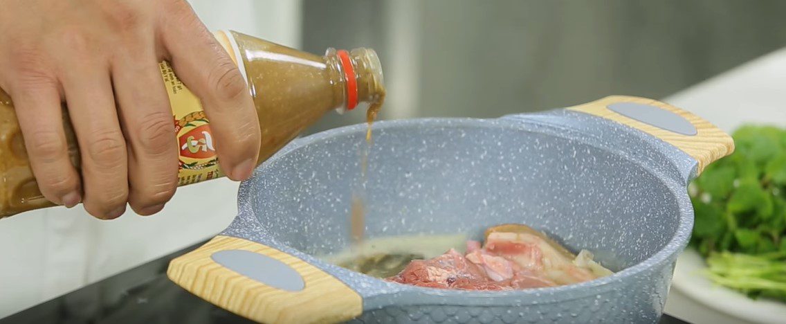 Step 2 Proceed to steam the beef Beef steamed with lemongrass