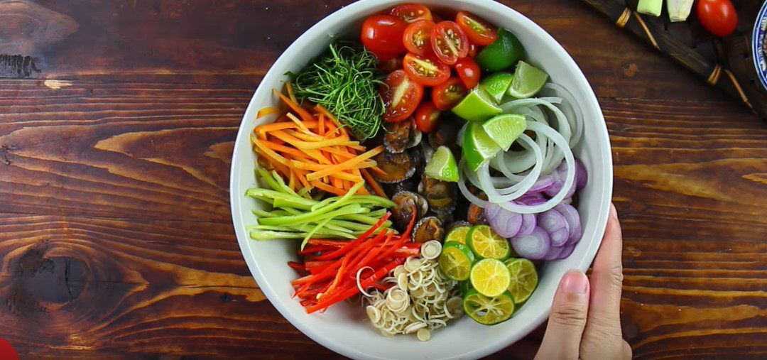 Step 3 Proceed to mix the salad for Blood Cockle Salad