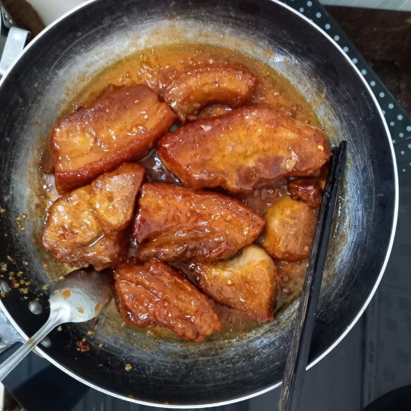 Step 3 How to make fish sauce braised pork Fried pork belly with fish sauce (recipe shared by users)
