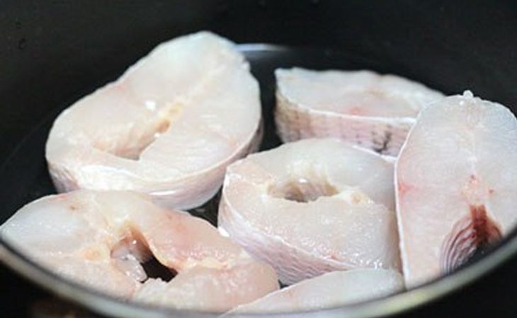 Step 1 Prepare the ingredients for Châu Đốc Fish Noodle