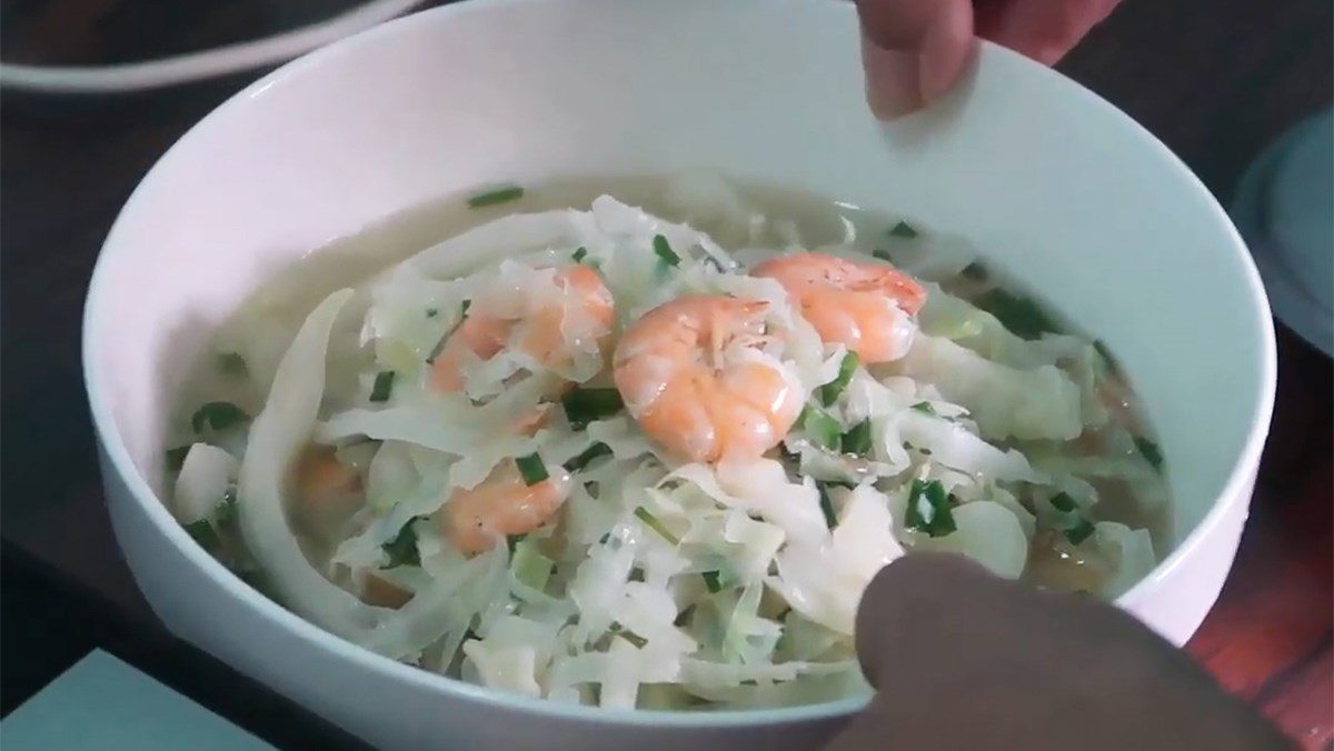 2 Quick and Delicious Ways to Cook Fresh Shrimp and Cabbage Soup with Eggs 2 Fresh Shrimp and Cabbage Soup