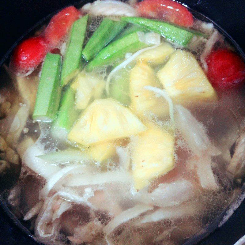 Step 3 Cooking the soup Sour soup with salmon belly