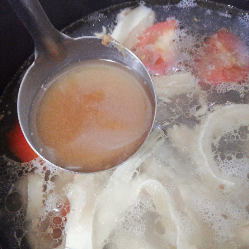 Step 3 Cooking the soup Sour soup with salmon belly