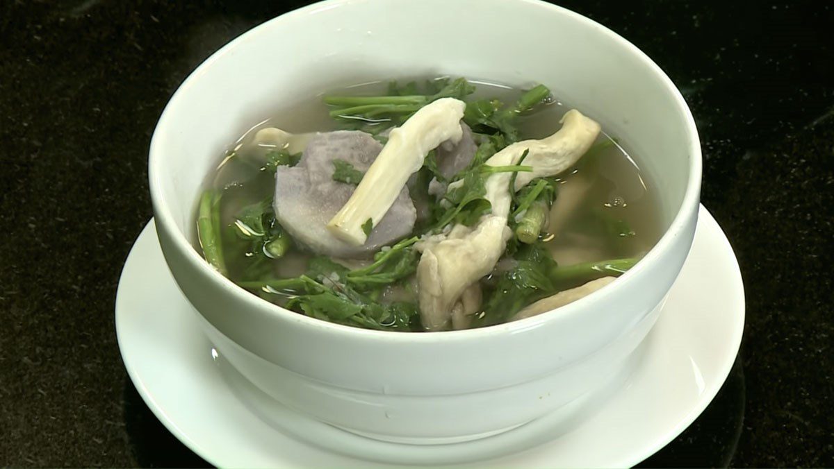 Taro and Vietnamese coriander soup