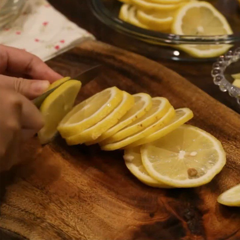 Step 2 Cut the lemon Lemon soaked in sugar