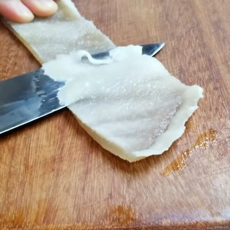 Step 3 Cut the pork skin Crispy Grilled Pork Skin