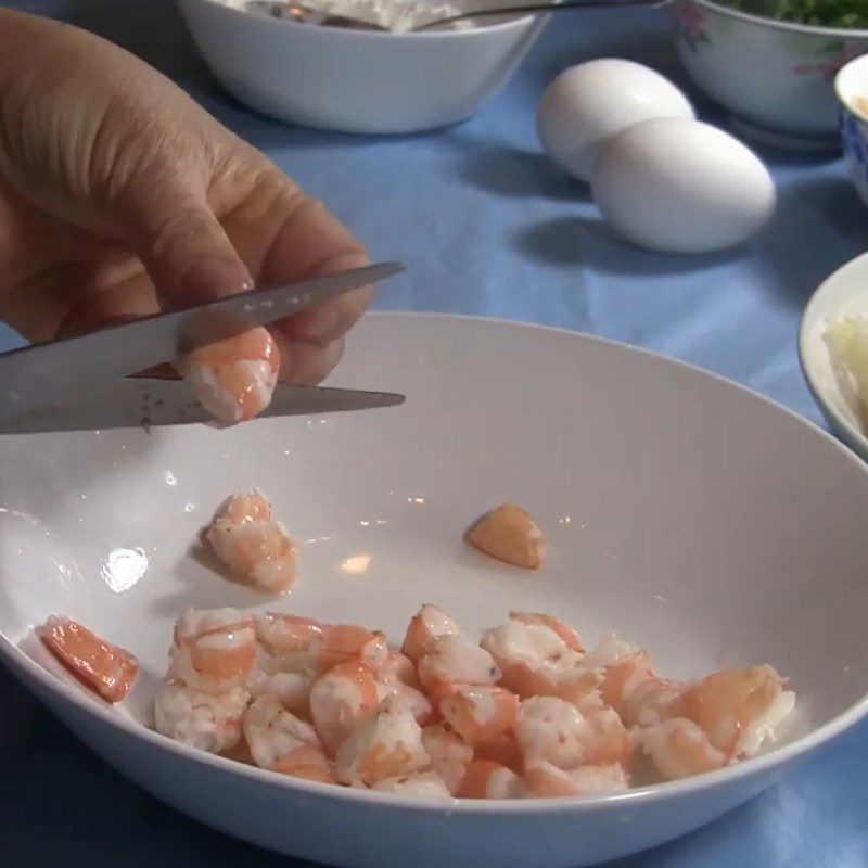 Step 4 Chop shrimp and chicken Fish ball soup