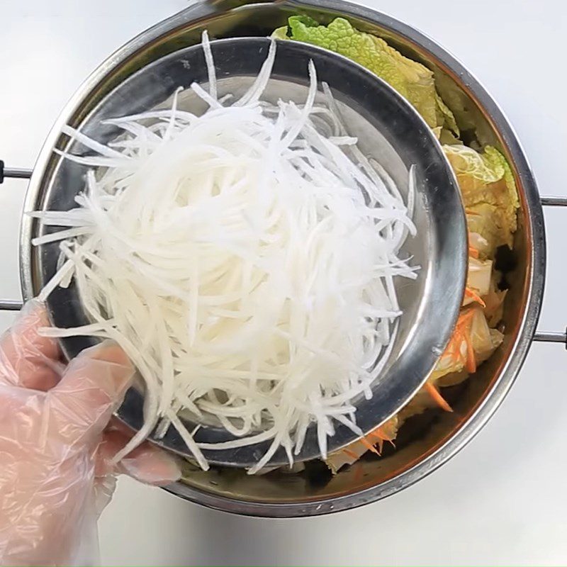 Step 4 Cut and mix vegetables Pickled Napa cabbage