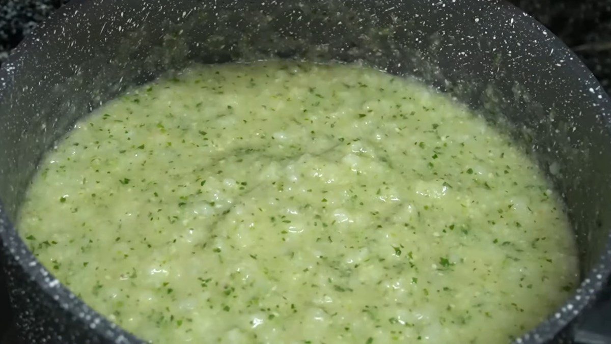 Fragrant squid porridge with tomato