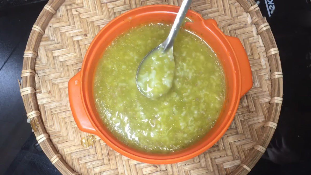 Beef porridge with water spinach and carrot