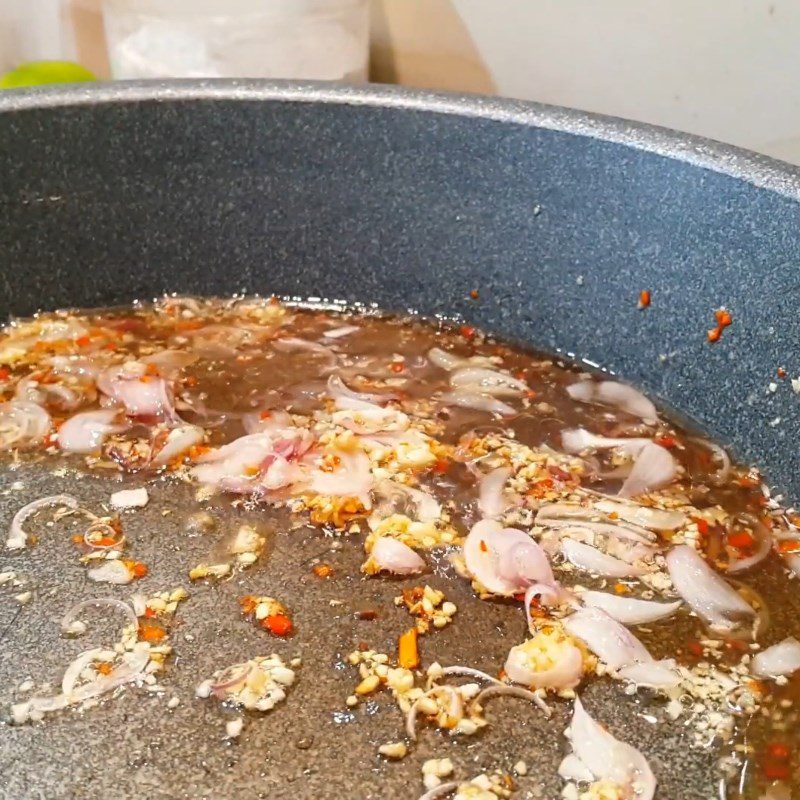 Step 3 Garlic Fried Dried Fish