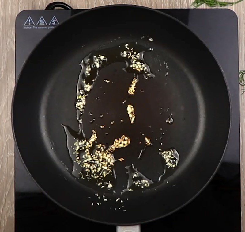 Step 4 Fried Garlic Steamed Salmon with Soy Sauce