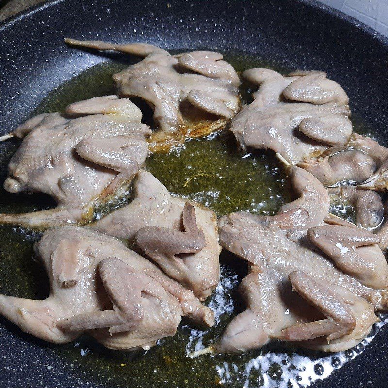 Step 2 Processing quail Fried quail with fish sauce