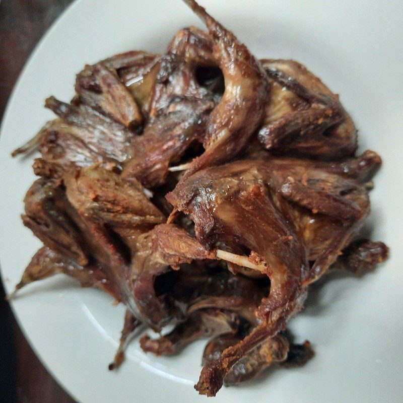 Step 2 Processing quail Fried quail with fish sauce